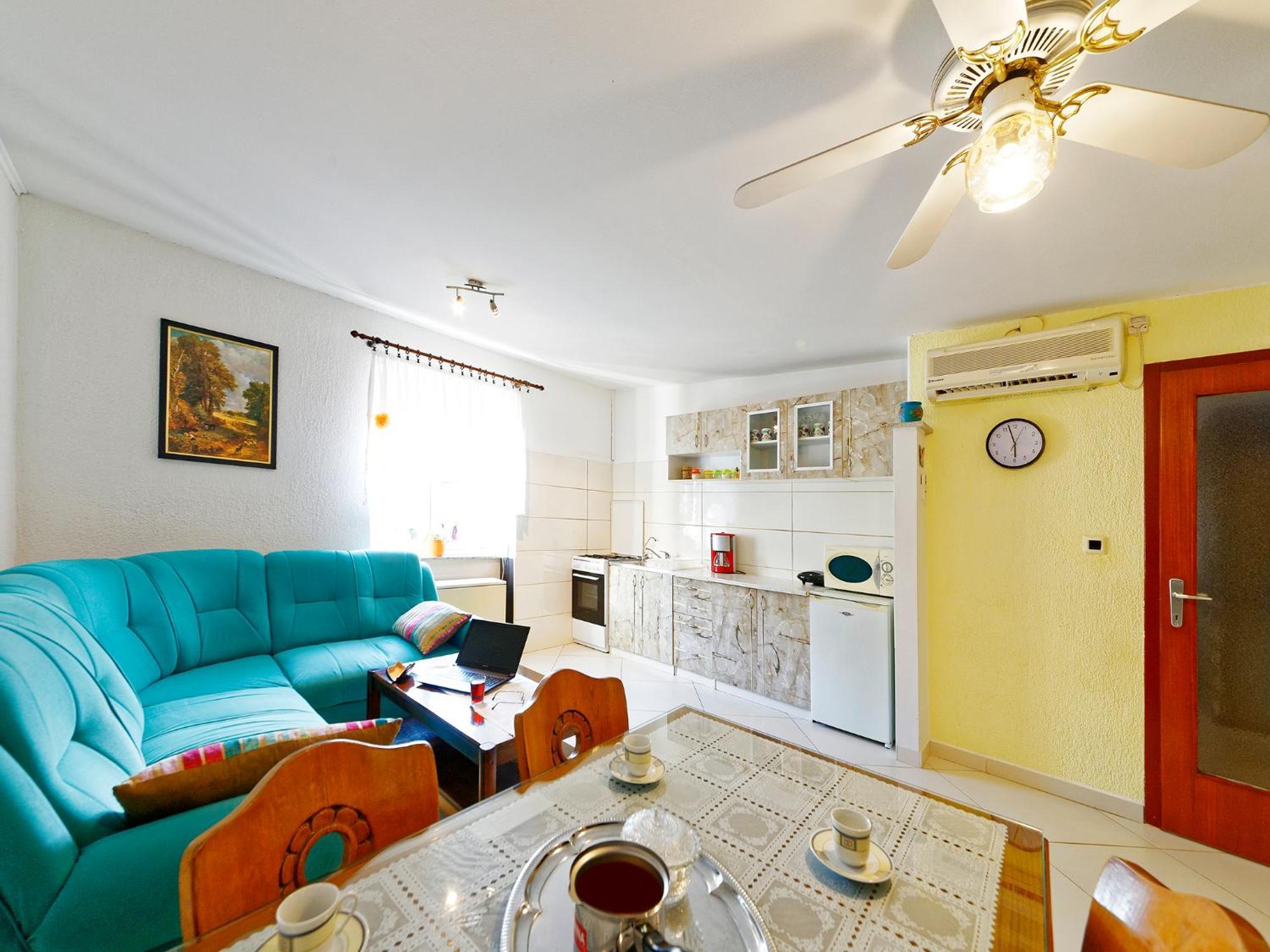 Apartment Din