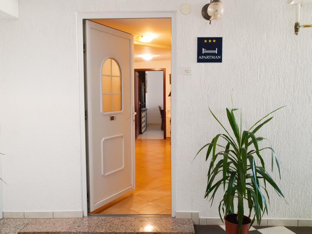 Apartment Din Pula